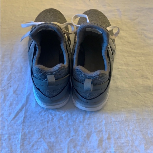 Sneakers - Picture 3 of 4